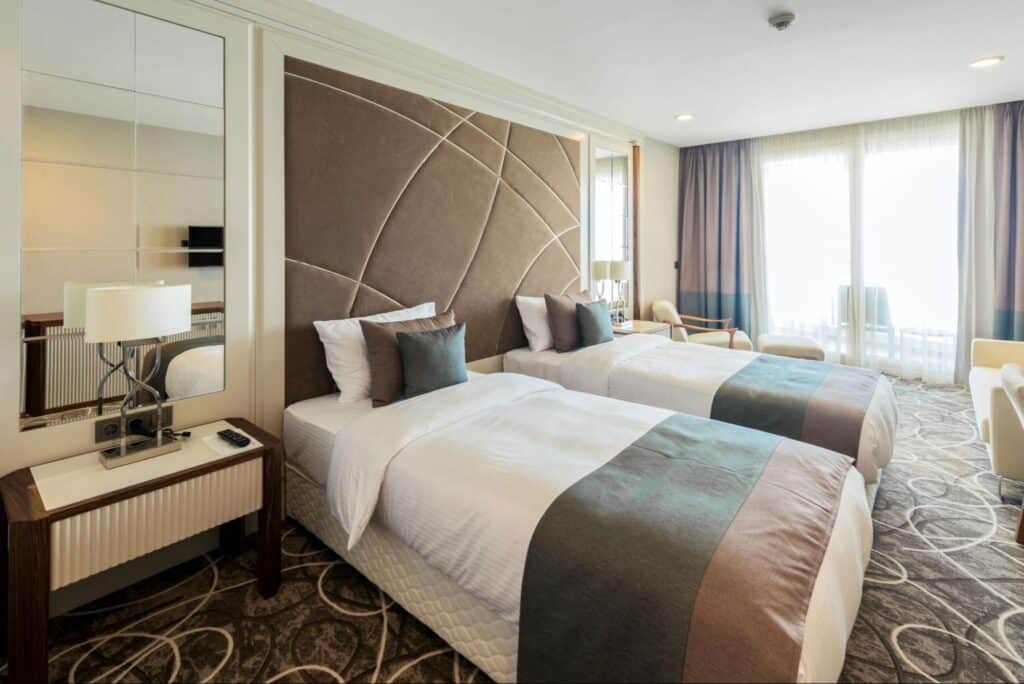 เตียงคู่คืออะไร ต่างจากเตียงเดี่ยวยังไง? รวมเรื่องควรรู้ก่อนจองโรงแรม