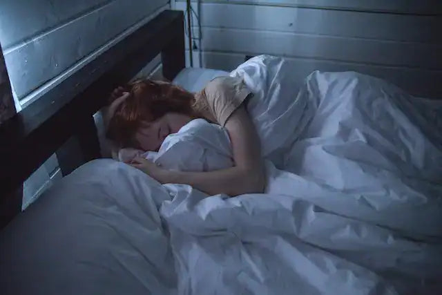 Which is better: sleeping on a bed or sleeping on the floor?