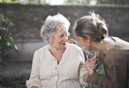 Tips for choosing the right bed height for the elderly that you should prioritize