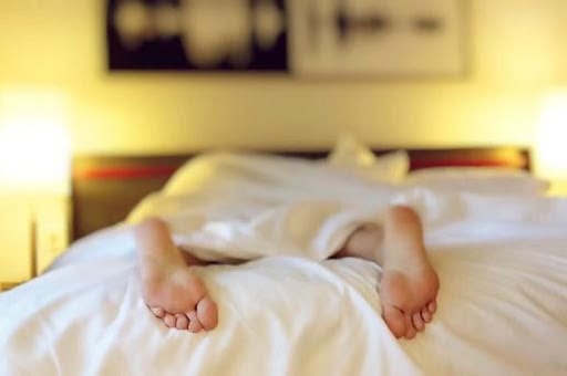 Eliminate yellow stains on your mattress with these simple methods.